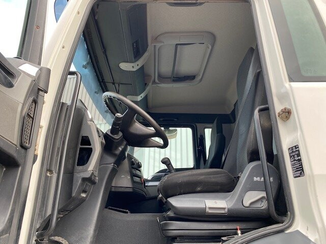 MAN TGS 40.400 6x4 BB TGS 40.400 6x4 BB mit 20.000l Tank - Tanker truck: picture 4 MAN TGS 40.400 6x4 BB TGS 40.400 6x4 BB mit 20.000l Tank - Tanker truck: picture 4