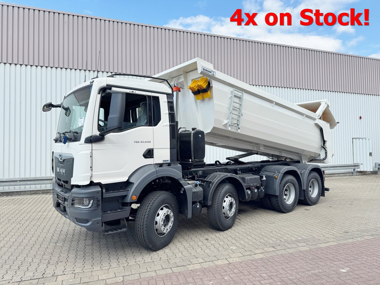 MAN TGS 41.440/480 8x4 BB TGS 41.440/480 8x4 BB, Mulde ca. 16m³ mit hydraulischer Heckklappe, mehrfach VORHANDEN - Cab chassis truck: picture 1 MAN TGS 41.440/480 8x4 BB TGS 41.440/480 8x4 BB, Mulde ca. 16m³ mit hydraulischer Heckklappe, mehrfach VORHANDEN - Cab chassis truck: picture 1