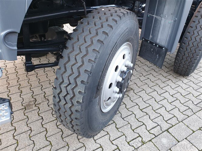 MAN TGS 41.480 8X6 BB TGS 41.480 8X6 BB, ca. 25.000l mit Separatpumpe - Tanker truck: picture 2 MAN TGS 41.480 8X6 BB TGS 41.480 8X6 BB, ca. 25.000l mit Separatpumpe - Tanker truck: picture 2