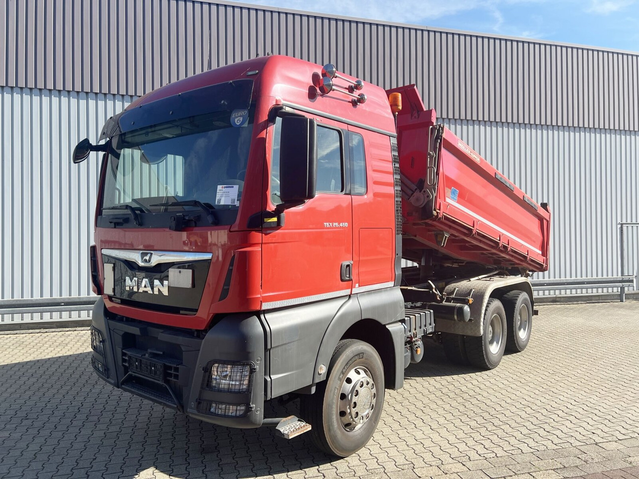 MAN TGX 26.460 6X4 BB TGX 26.460 6X4 BB, Intarder, Standklima - Tipper: picture 1 MAN TGX 26.460 6X4 BB TGX 26.460 6X4 BB, Intarder, Standklima - Tipper: picture 1