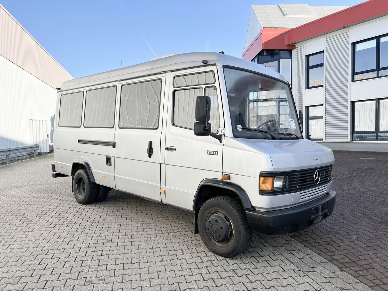 Minibus, Passenger van Mercedes-Benz 711 D-KA 4x2 711 D-KA 4x2, Standklima, 11-Sitze, 2 x on stock: picture 10