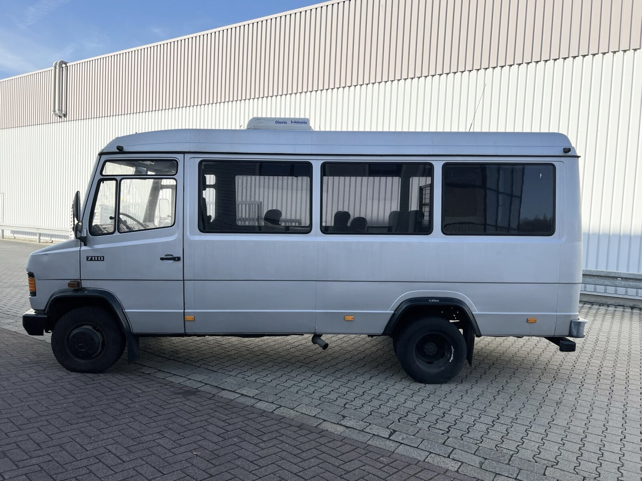 Minibus, Passenger van Mercedes-Benz 711 D-KA 4x2 711 D-KA 4x2, Standklima, 11-Sitze, 2 x on stock: picture 15