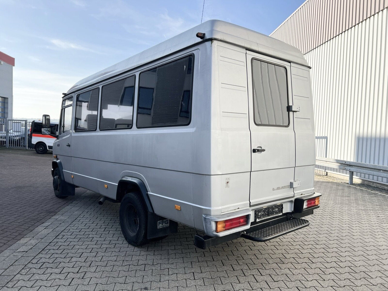 Minibus, Passenger van Mercedes-Benz 711 D-KA 4x2 711 D-KA 4x2, Standklima, 11-Sitze, 2 x on stock: picture 14