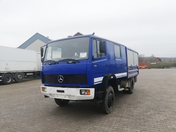 Mercedes-Benz 917 AF 4x4 Doka 917 AF 4x4 Doka - Box truck: picture 1 Mercedes-Benz 917 AF 4x4 Doka 917 AF 4x4 Doka - Box truck: picture 1