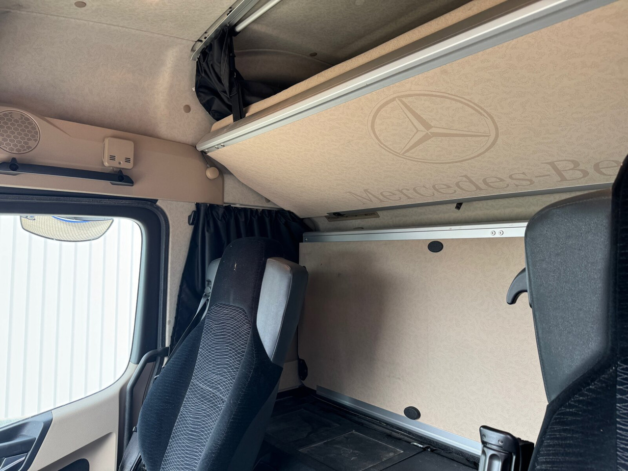 Mercedes-Benz Actros 2540 L 6x2 Actros 2540 L 6x2, Retarder, Liftachse, StreamSpace - Cab chassis truck: picture 5 Mercedes-Benz Actros 2540 L 6x2 Actros 2540 L 6x2, Retarder, Liftachse, StreamSpace - Cab chassis truck: picture 5