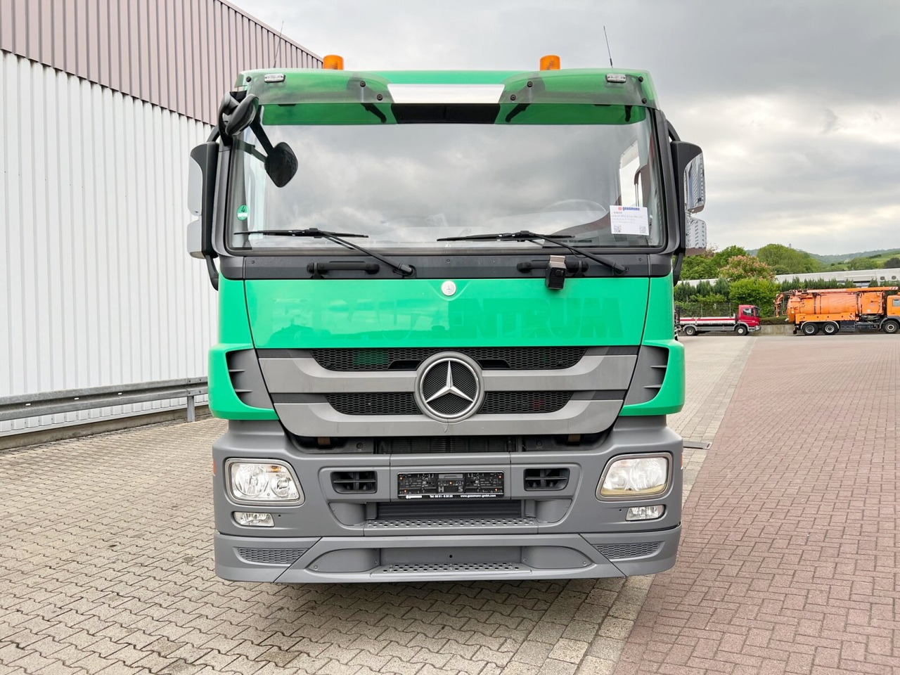 Crane truck, Dropside/ Flatbed truck Mercedes-Benz Actros 2544 L 6x2 Actros 2544 L 6x2, Retarder, Lenkachse, Heckkran HMF 3000-K5 + Jip, Funk: picture 8
