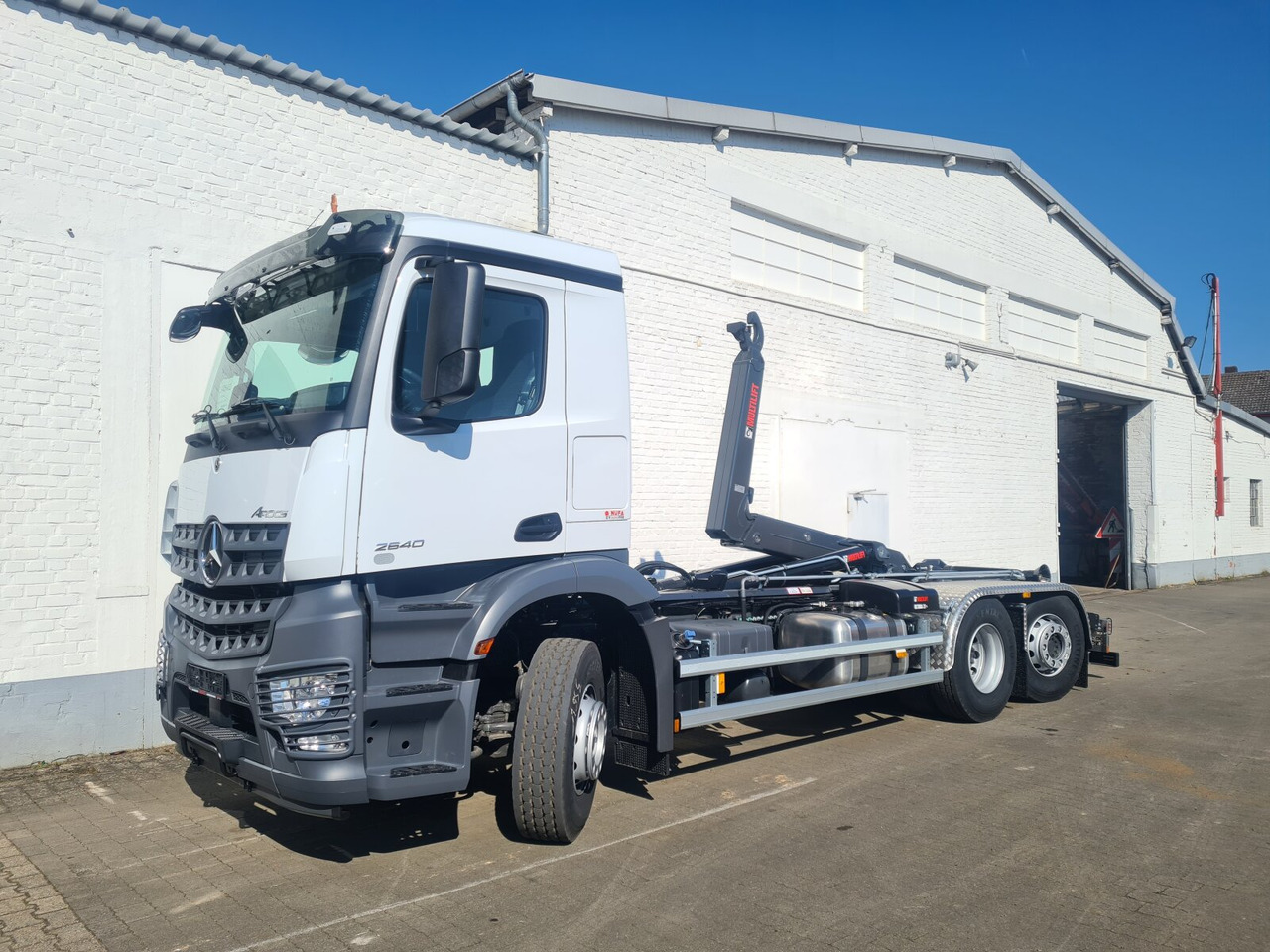 Mercedes-Benz Actros 2545 L 6x2 Actros 2545 L 6x2, Retarder, Lenk-/Liftachse, MirrorCam, MultimediaCockpit, Navi - Hook lift truck: picture 1 Mercedes-Benz Actros 2545 L 6x2 Actros 2545 L 6x2, Retarder, Lenk-/Liftachse, MirrorCam, MultimediaCockpit, Navi - Hook lift truck: picture 1
