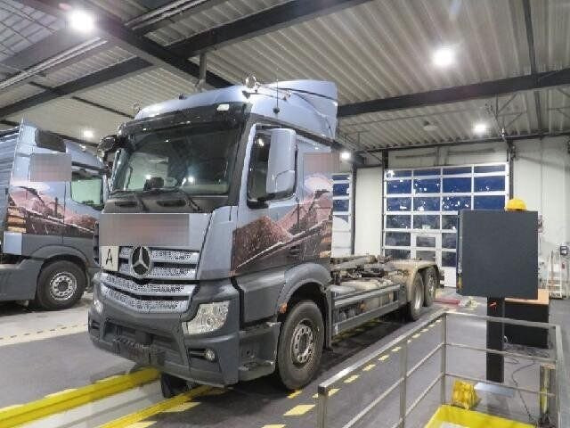 Mercedes-Benz Actros 2548 L 6x2 Actros 2548 L 6x2, Liftachse, Retarder, Navi, MultimediaCockpit, Bi-Xenon - Hook lift truck: picture 1 Mercedes-Benz Actros 2548 L 6x2 Actros 2548 L 6x2, Liftachse, Retarder, Navi, MultimediaCockpit, Bi-Xenon - Hook lift truck: picture 1