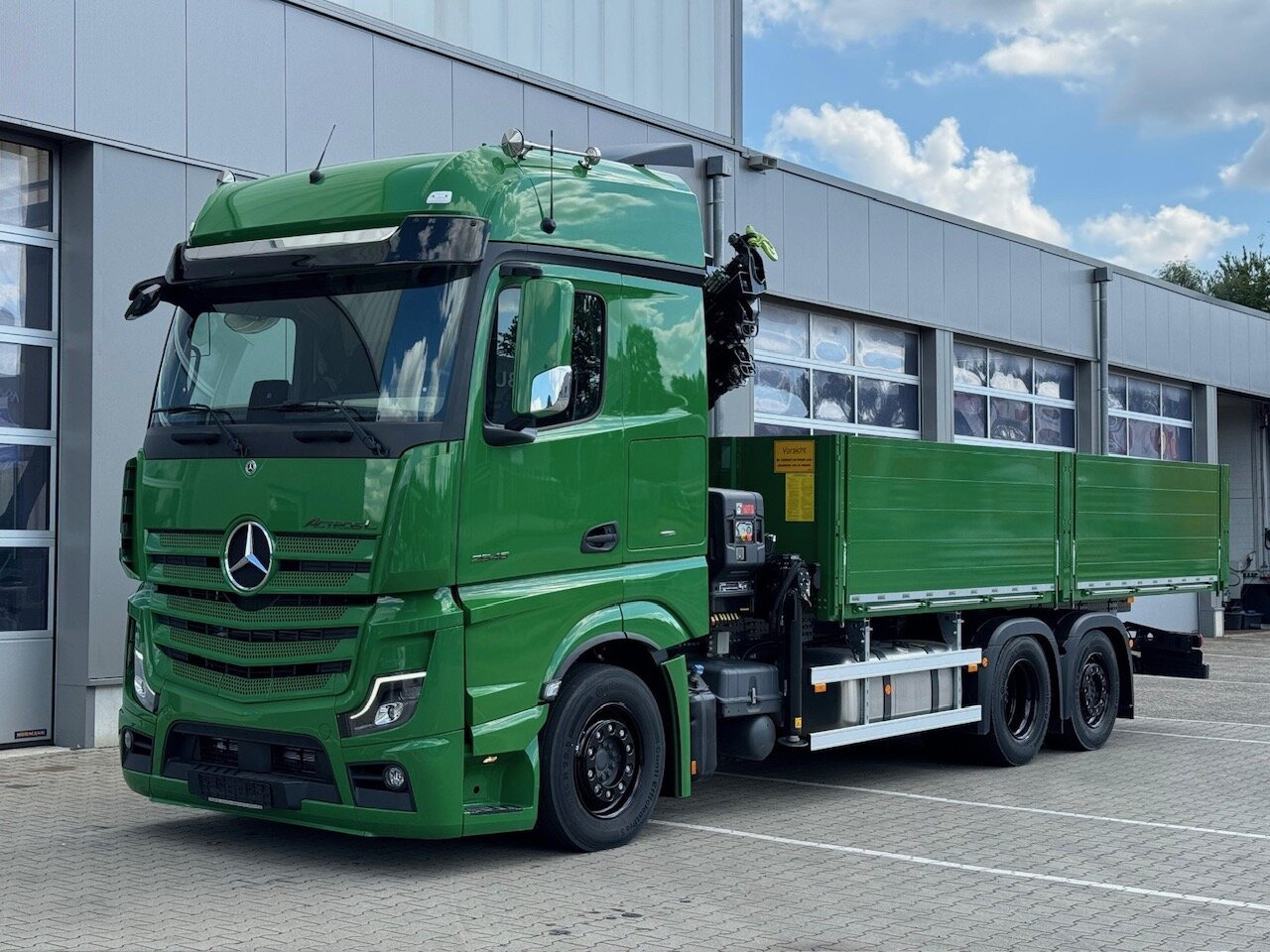 Mercedes-Benz Actros 2548 L 6x2 Actros 2548 L 6x2 mit Kran Hiab X-HiDuo 228 - Crane truck: picture 1 Mercedes-Benz Actros 2548 L 6x2 Actros 2548 L 6x2 mit Kran Hiab X-HiDuo 228 - Crane truck: picture 1