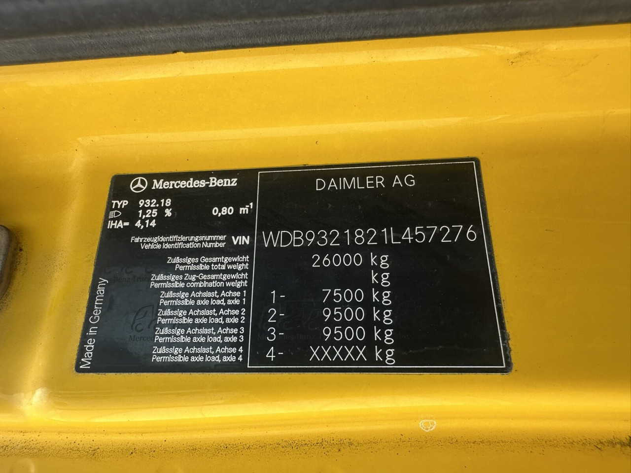 Mercedes-Benz Actros 3348 AK 6x6 Actros 3348 AK 6x6, Bordmatik links - Tipper: picture 4 Mercedes-Benz Actros 3348 AK 6x6 Actros 3348 AK 6x6, Bordmatik links - Tipper: picture 4
