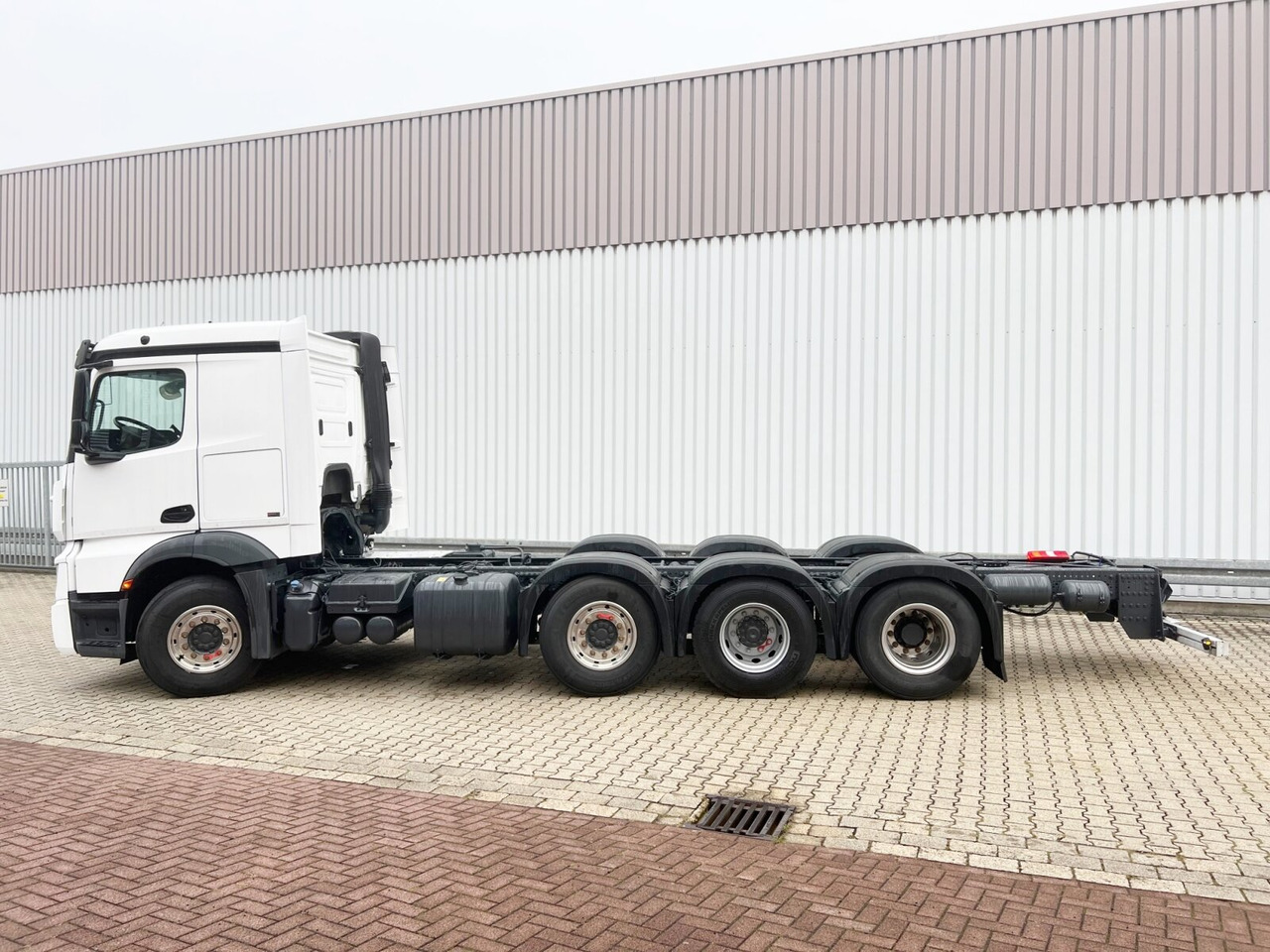 Mercedes-Benz Actros 3551 L 8x2/4 Actros 3551 L 8x2/4, Vorlauflenkachse, Doppelbereifte Nachlaufliftachse leasing Mercedes-Benz Actros 3551 L 8x2/4 Actros 3551 L 8x2/4, Vorlauflenkachse, Doppelbereifte Nachlaufliftachse: picture 13