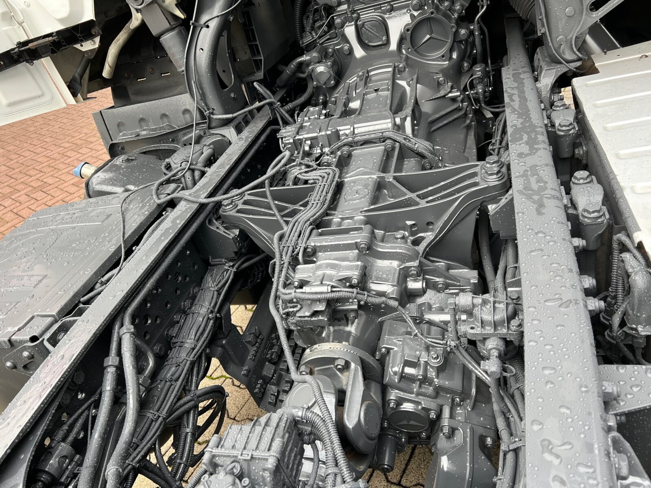 Mercedes-Benz Actros 3551 L 8x2/4 Actros 3551 L 8x2/4, Vorlauflenkachse, Doppelbereifte Nachlaufliftachse leasing Mercedes-Benz Actros 3551 L 8x2/4 Actros 3551 L 8x2/4, Vorlauflenkachse, Doppelbereifte Nachlaufliftachse: picture 15