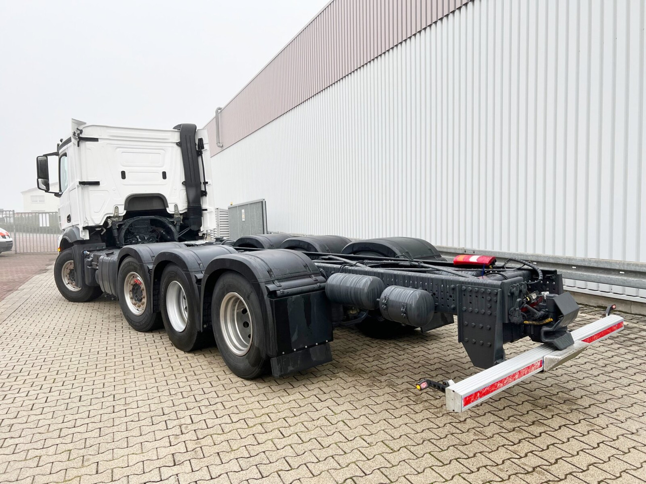 Mercedes-Benz Actros 3551 L 8x2/4 Actros 3551 L 8x2/4, Vorlauflenkachse, Doppelbereifte Nachlaufliftachse leasing Mercedes-Benz Actros 3551 L 8x2/4 Actros 3551 L 8x2/4, Vorlauflenkachse, Doppelbereifte Nachlaufliftachse: picture 12