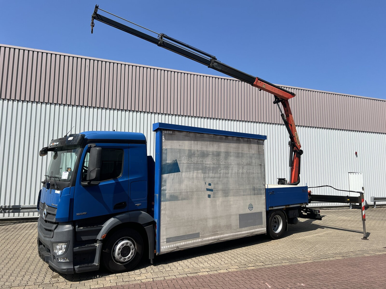 Crane truck Mercedes-Benz Antos 1836 L 4x2 Antos 1836 L 4x2, Glastransporter, Heckkran Palfinger Pk 12002-EH, Funk: picture 8