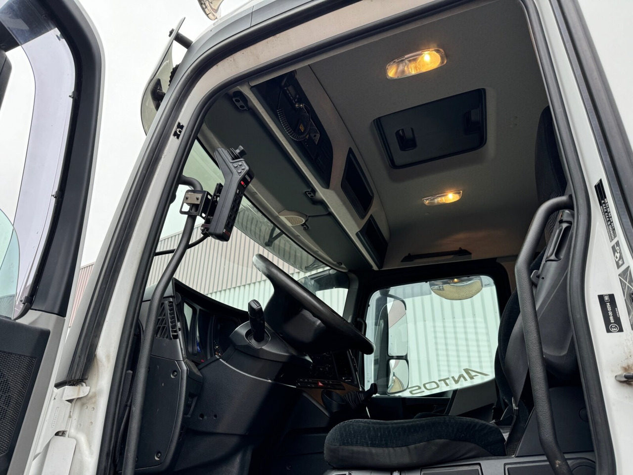 Mercedes-Benz Antos 2536 L 6x2 Antos 2536 L 6x2, Liftachse, Hiab XR 21S61 bis 7 m Container - Hook lift truck: picture 3 Mercedes-Benz Antos 2536 L 6x2 Antos 2536 L 6x2, Liftachse, Hiab XR 21S61 bis 7 m Container - Hook lift truck: picture 3