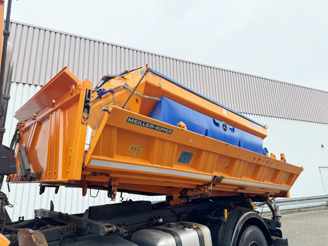 Mercedes-Benz Arocs 2036 AK 4x4 Arocs 2036 AK 4x4, Winterdienstausstattung, Grounder, Motorabtrieb, Bordmatik - Tipper: picture 2 Mercedes-Benz Arocs 2036 AK 4x4 Arocs 2036 AK 4x4, Winterdienstausstattung, Grounder, Motorabtrieb, Bordmatik - Tipper: picture 2