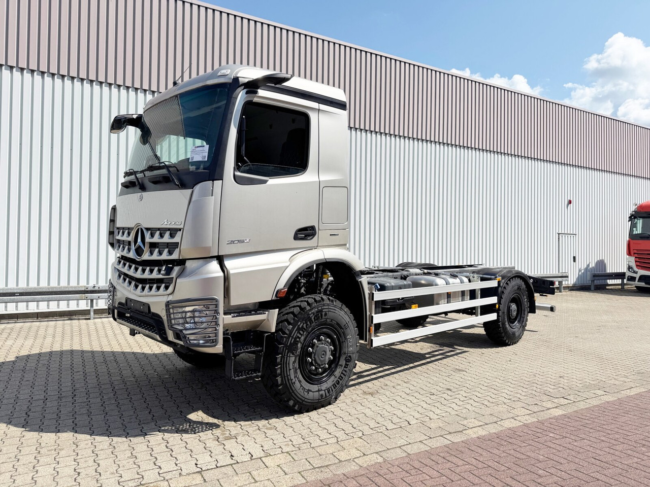 Mercedes-Benz Arocs 2053 A 4x4 Arocs 2053 A 4x4, Grounder, MirrorCam, Multimedia Cockpit, Navi - Cab chassis truck: picture 1 Mercedes-Benz Arocs 2053 A 4x4 Arocs 2053 A 4x4, Grounder, MirrorCam, Multimedia Cockpit, Navi - Cab chassis truck: picture 1
