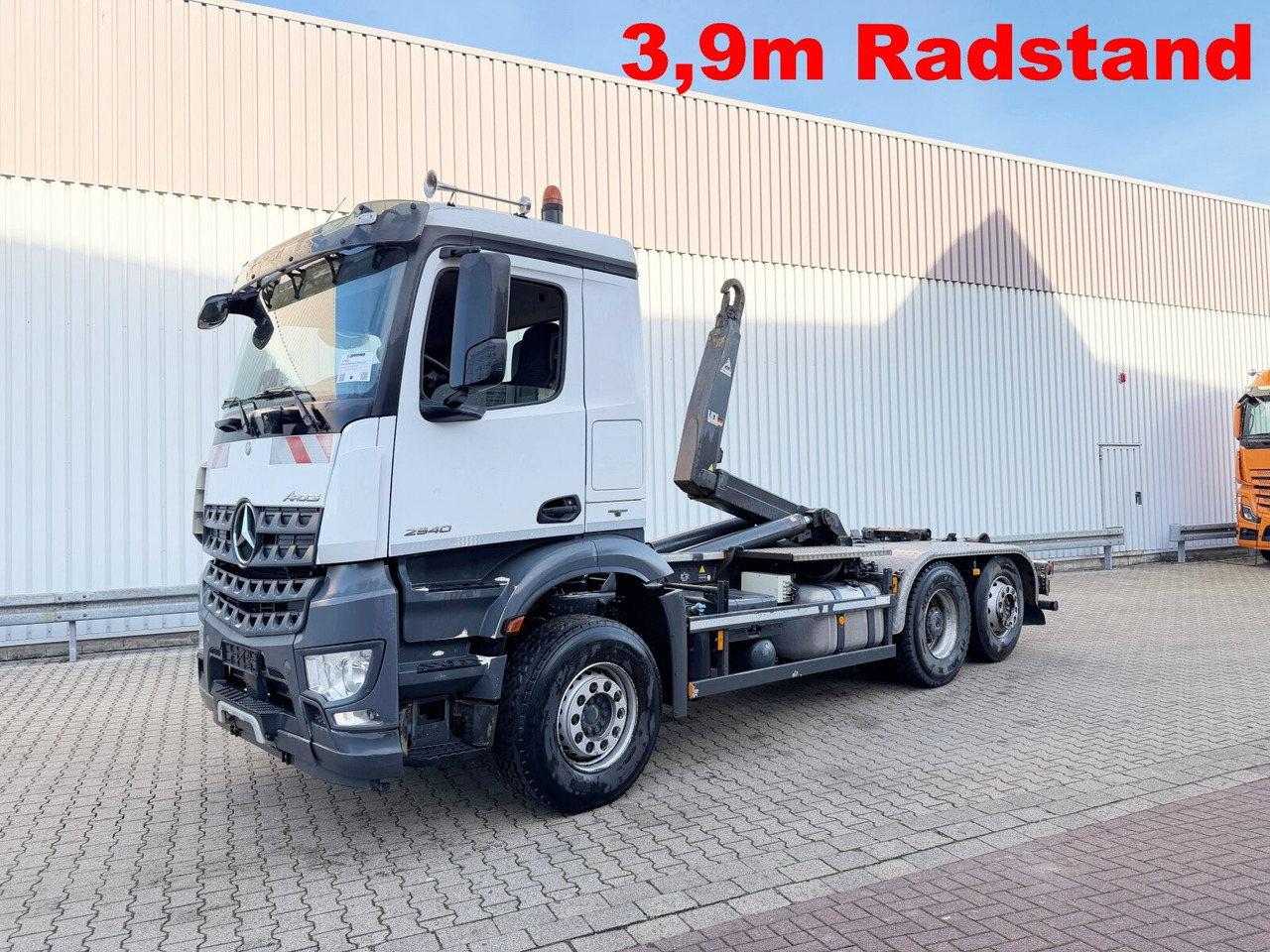 Mercedes-Benz Arocs 2540 L 6x2 Arocs 2540 L 6x2, Liftachse, Motorabtrieb, VDL Abrollanlage S 21-5200 - Hook lift truck: picture 1 Mercedes-Benz Arocs 2540 L 6x2 Arocs 2540 L 6x2, Liftachse, Motorabtrieb, VDL Abrollanlage S 21-5200 - Hook lift truck: picture 1