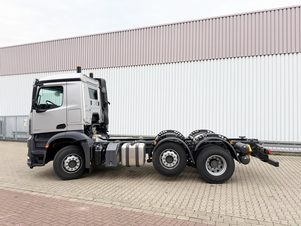 Mercedes-Benz Arocs 2542 L 6x2/4 Arocs 2542/45 L 6x2/4, Vorlauflenk-/liftachse, Navi, MultimediaCockpit leasing Mercedes-Benz Arocs 2542 L 6x2/4 Arocs 2542/45 L 6x2/4, Vorlauflenk-/liftachse, Navi, MultimediaCockpit: picture 13