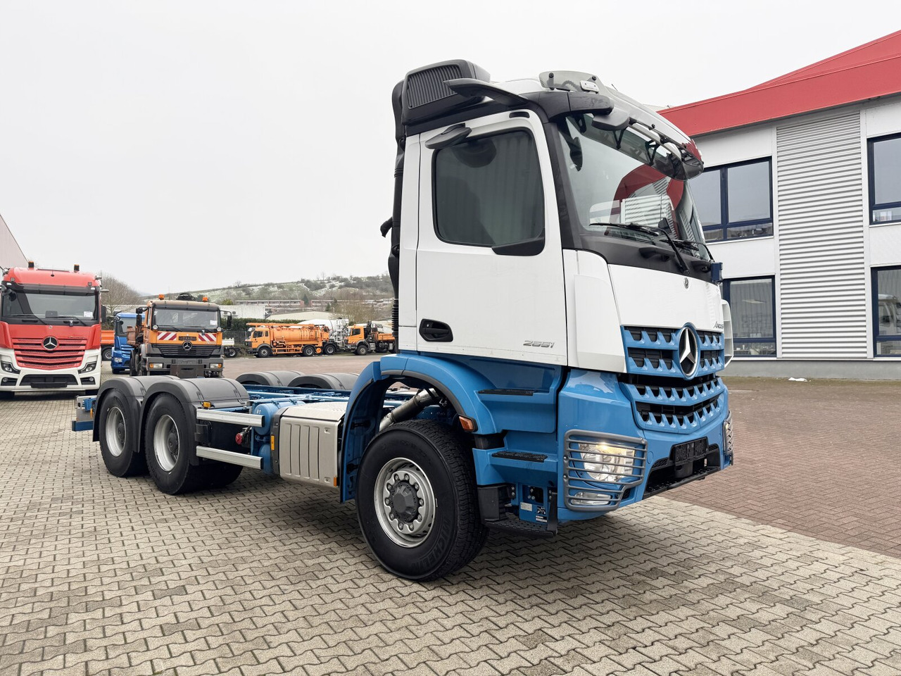 Mercedes-Benz Arocs 2651 L 6x6 Arocs 2651 L 6x6, HydroDrive, MirrorCam, Massage-Sitz, Motorabtrieb leasing Mercedes-Benz Arocs 2651 L 6x6 Arocs 2651 L 6x6, HydroDrive, MirrorCam, Massage-Sitz, Motorabtrieb: picture 8 Mercedes-Benz Arocs 2651 L 6x6 Arocs 2651 L 6x6, HydroDrive, MirrorCam, Massage-Sitz, Motorabtrieb leasing Mercedes-Benz Arocs 2651 L 6x6 Arocs 2651 L 6x6, HydroDrive, MirrorCam, Massage-Sitz, Motorabtrieb: picture 8