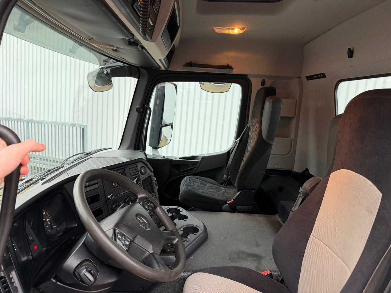 Mercedes-Benz Arocs 3351 AK 6x6 Arocs 3351 AK 6x6, Grounder, Bordmatik - Tipper: picture 2 Mercedes-Benz Arocs 3351 AK 6x6 Arocs 3351 AK 6x6, Grounder, Bordmatik - Tipper: picture 2