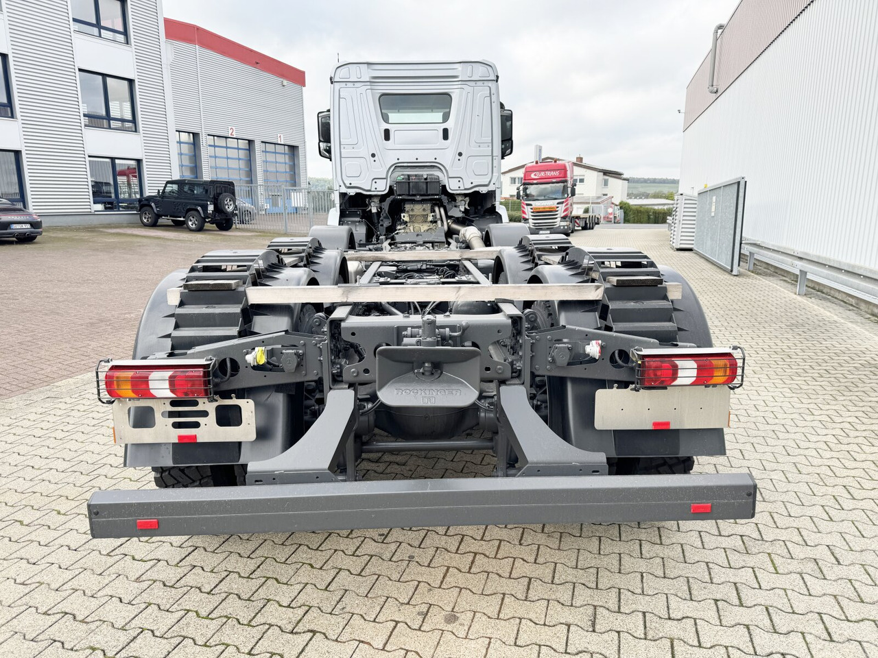 New Hook lift truck Mercedes-Benz Arocs 4148 K 8x4/4 Arocs 4148 K 8x4/4/45, Turbo-Retarder-Kupplung, Grounder: picture 10 New Hook lift truck Mercedes-Benz Arocs 4148 K 8x4/4 Arocs 4148 K 8x4/4/45, Turbo-Retarder-Kupplung, Grounder: picture 10