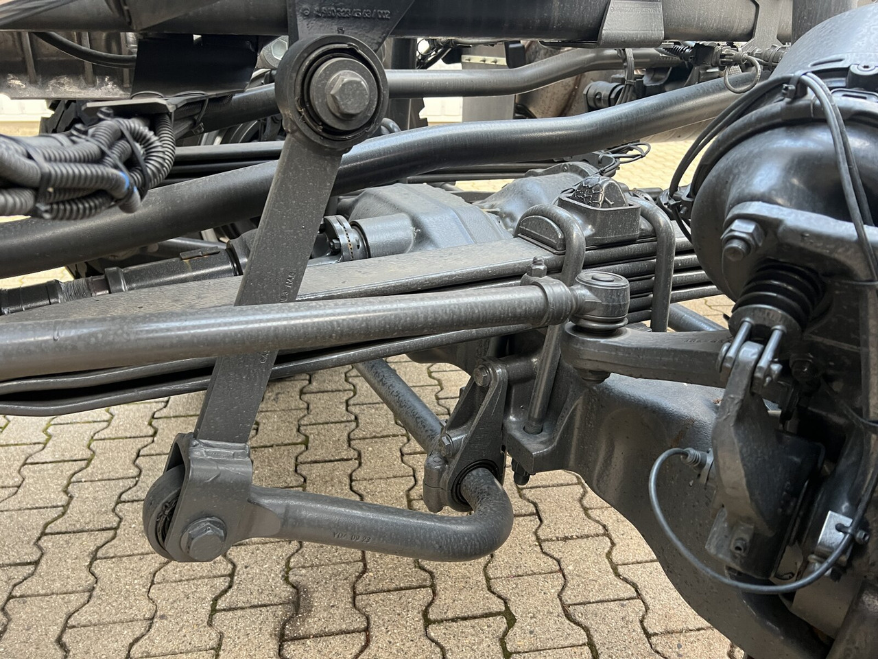 Mercedes-Benz Arocs 4151 AK 8x8/4 Arocs 4151 AK 8x8/4, Grounder - Tipper: picture 2 Mercedes-Benz Arocs 4151 AK 8x8/4 Arocs 4151 AK 8x8/4, Grounder - Tipper: picture 2