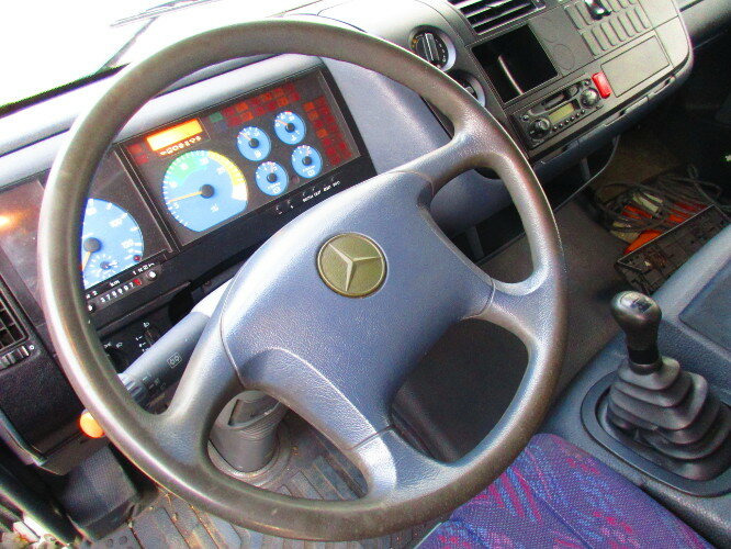 Mercedes-Benz Atego 815 4x2 - Box truck: picture 3 Mercedes-Benz Atego 815 4x2 - Box truck: picture 3