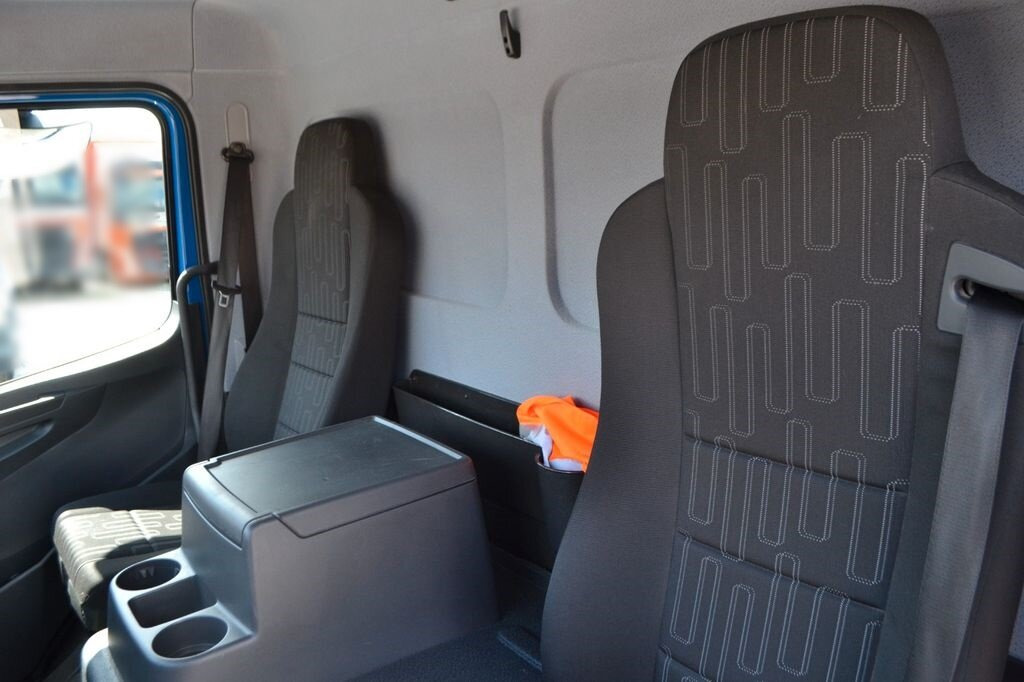 Mercedes-Benz Atego 816 4x2 Atego 816 4x2, City-Abroller - Hook lift truck: picture 5 Mercedes-Benz Atego 816 4x2 Atego 816 4x2, City-Abroller - Hook lift truck: picture 5