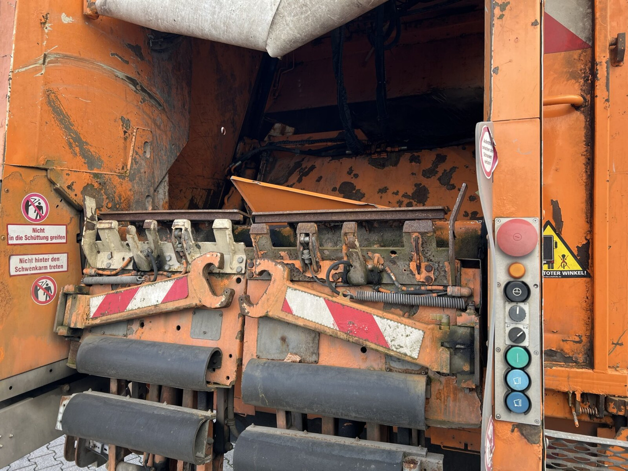 Mercedes-Benz Econic 2633 L 6x2/4 NLA Econic 2633 L 6x2/4 NLA, Lenkachse, Zöller Medium XL, Zöller-Schüttung - Garbage truck: picture 2 Mercedes-Benz Econic 2633 L 6x2/4 NLA Econic 2633 L 6x2/4 NLA, Lenkachse, Zöller Medium XL, Zöller-Schüttung - Garbage truck: picture 2