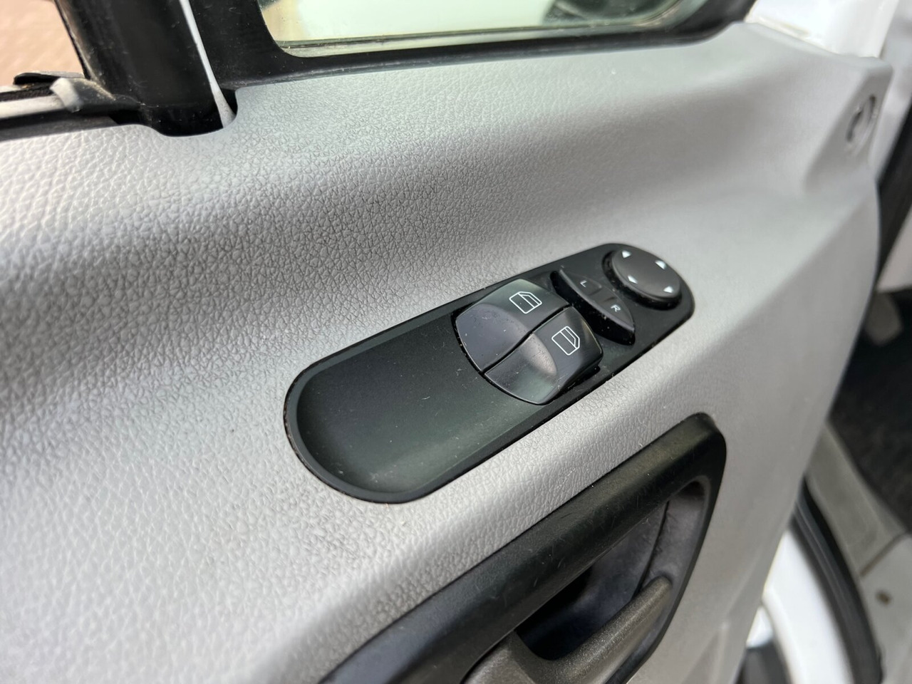 Mercedes-Benz Sprinter 313 CDI 4x2 Sprinter 313 CDI 4x2, 5x Vorhanden! - Closed box van: picture 5 Mercedes-Benz Sprinter 313 CDI 4x2 Sprinter 313 CDI 4x2, 5x Vorhanden! - Closed box van: picture 5