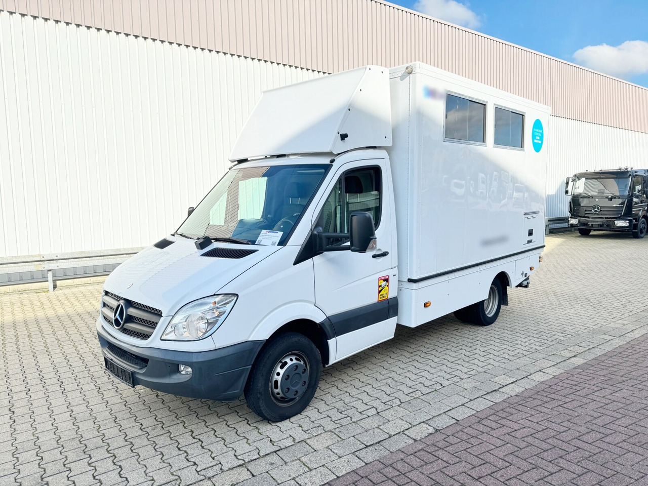 Mercedes-Benz Sprinter 516 CDI 4x2 Sprinter 516 CDI 4x2, Übertragungsfahrzeug - Box truck: picture 1 Mercedes-Benz Sprinter 516 CDI 4x2 Sprinter 516 CDI 4x2, Übertragungsfahrzeug - Box truck: picture 1