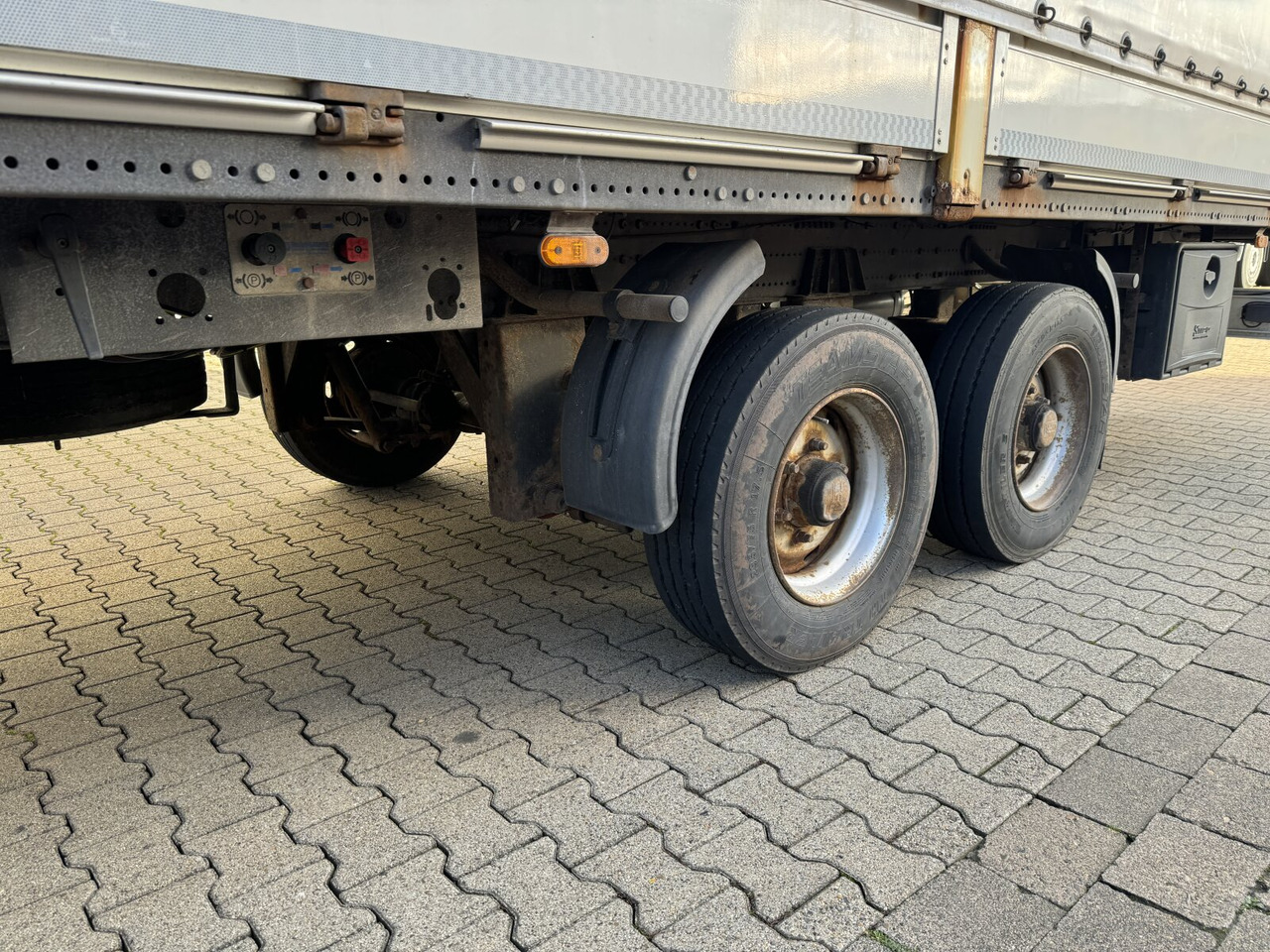 OS2-L105 L/B OS2-L105 L/B, durchladbar, Edscha, Ex-Fahrschule! - Dropside/ Flatbed trailer: picture 3 OS2-L105 L/B OS2-L105 L/B, durchladbar, Edscha, Ex-Fahrschule! - Dropside/ Flatbed trailer: picture 3