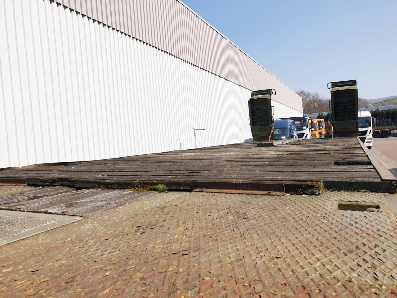 P 528/803-01 BLUMHARDT P 528/803-01, 3-Achs Satteltieflader, Ex- leasing P 528/803-01 BLUMHARDT P 528/803-01, 3-Achs Satteltieflader, Ex-: picture 7 P 528/803-01 BLUMHARDT P 528/803-01, 3-Achs Satteltieflader, Ex- leasing P 528/803-01 BLUMHARDT P 528/803-01, 3-Achs Satteltieflader, Ex-: picture 7