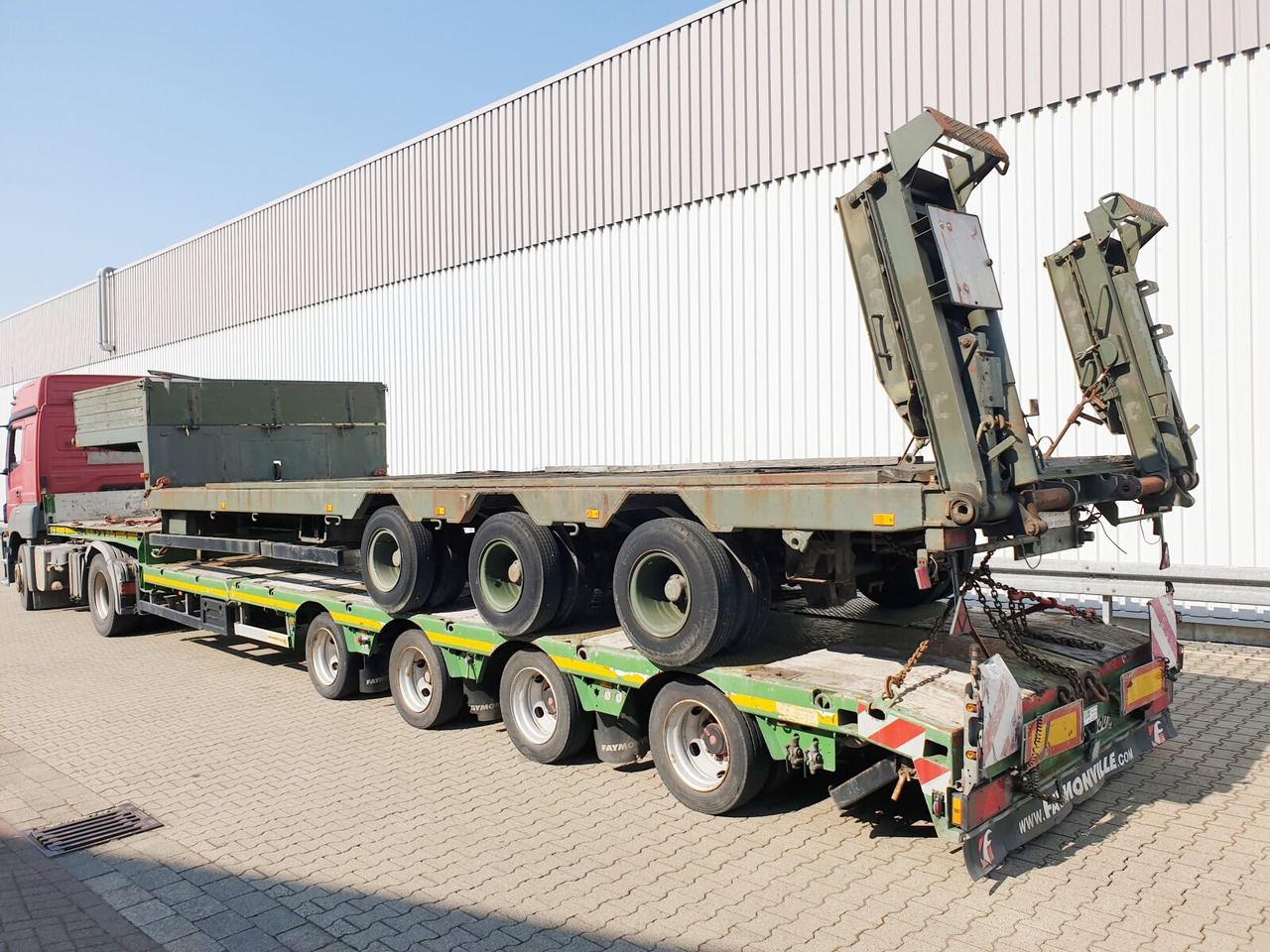 P 528/803-01 BLUMHARDT P 528/803-01, 3-Achs Satteltieflader, Ex- leasing P 528/803-01 BLUMHARDT P 528/803-01, 3-Achs Satteltieflader, Ex-: picture 9 P 528/803-01 BLUMHARDT P 528/803-01, 3-Achs Satteltieflader, Ex- leasing P 528/803-01 BLUMHARDT P 528/803-01, 3-Achs Satteltieflader, Ex-: picture 9