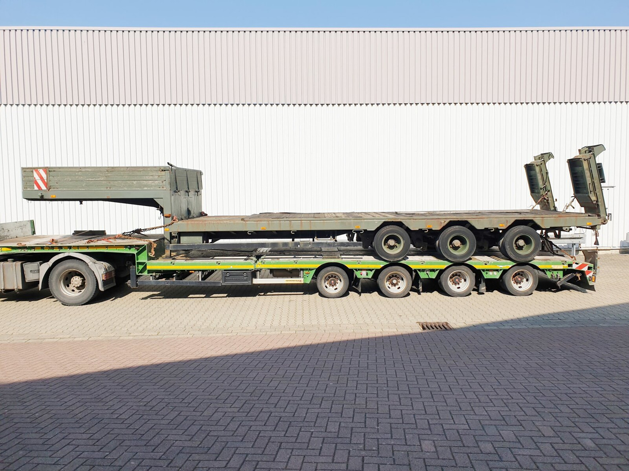 P 528/803-01 BLUMHARDT P 528/803-01, 3-Achs Satteltieflader, Ex- leasing P 528/803-01 BLUMHARDT P 528/803-01, 3-Achs Satteltieflader, Ex-: picture 8 P 528/803-01 BLUMHARDT P 528/803-01, 3-Achs Satteltieflader, Ex- leasing P 528/803-01 BLUMHARDT P 528/803-01, 3-Achs Satteltieflader, Ex-: picture 8