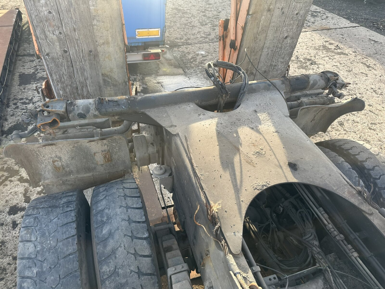 Scania 124C 400 6x6 124C 400 6x6 - Cab chassis truck: picture 4 Scania 124C 400 6x6 124C 400 6x6 - Cab chassis truck: picture 4