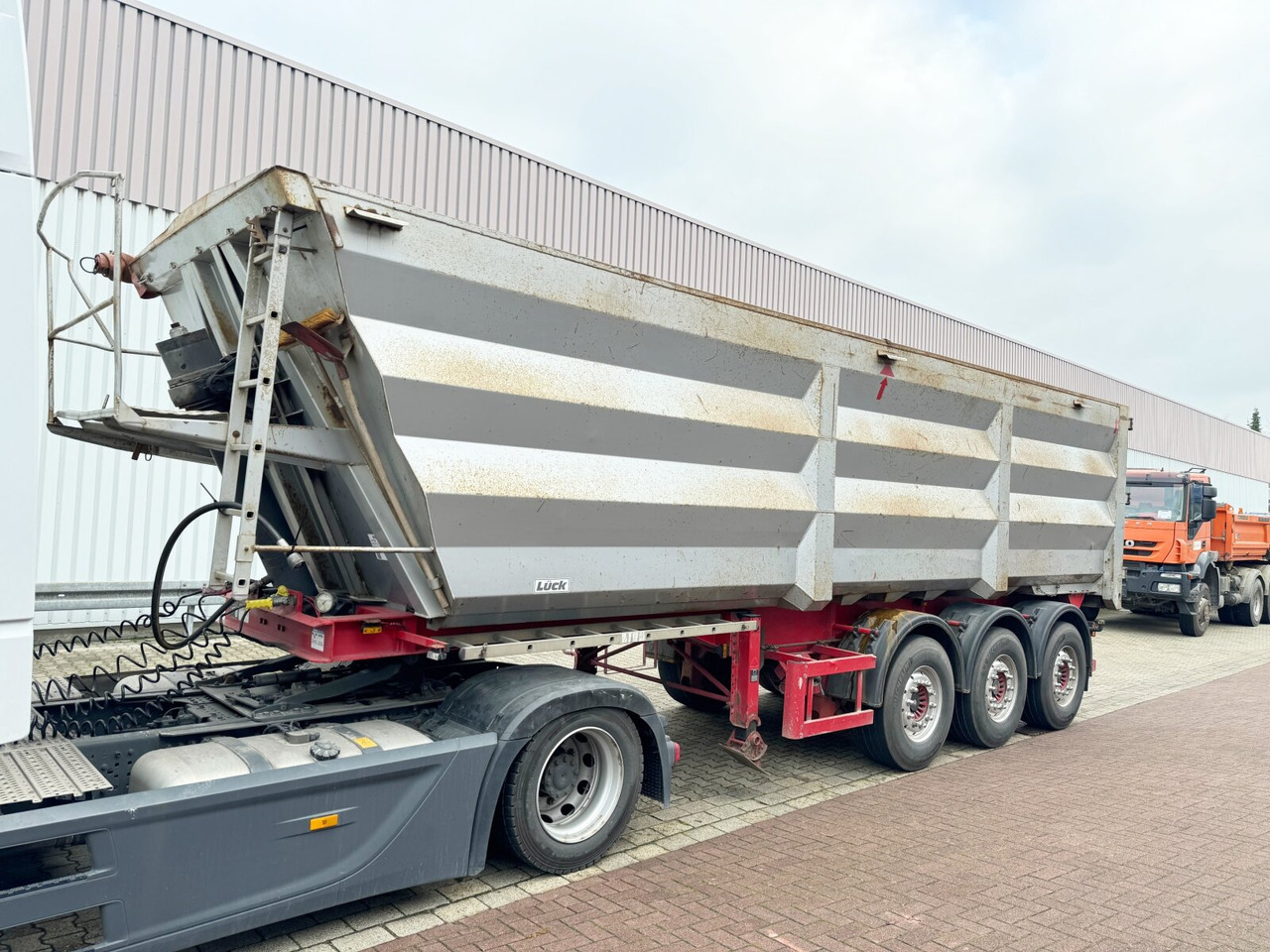 Lück SKF 35 LÜCK SKF 35, Stahlmulde ca. 37m³, Liftachse - Semi-trailer: picture 1 Lück SKF 35 LÜCK SKF 35, Stahlmulde ca. 37m³, Liftachse - Semi-trailer: picture 1