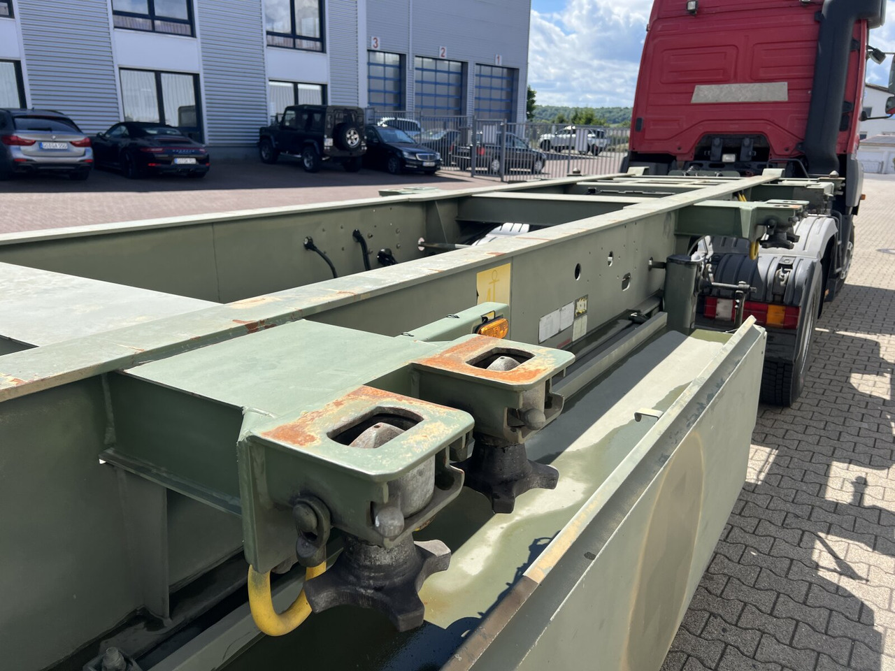 Schmitz Cargobull SCF 24 Containerchassis SCF 24 Containerchassis, 2x20/20/30/40ft, Ex-! - Semi-trailer: picture 3 Schmitz Cargobull SCF 24 Containerchassis SCF 24 Containerchassis, 2x20/20/30/40ft, Ex-! - Semi-trailer: picture 3