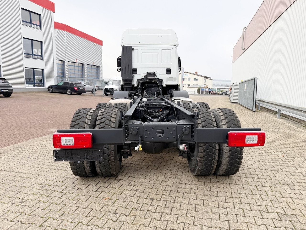 New Cab chassis truck T-Way AT410T51 8x4 T-Way AT410T51 8x4, Retarder, Nebenantrieb, 4x VORHANDEN!: picture 11 New Cab chassis truck T-Way AT410T51 8x4 T-Way AT410T51 8x4, Retarder, Nebenantrieb, 4x VORHANDEN!: picture 11
