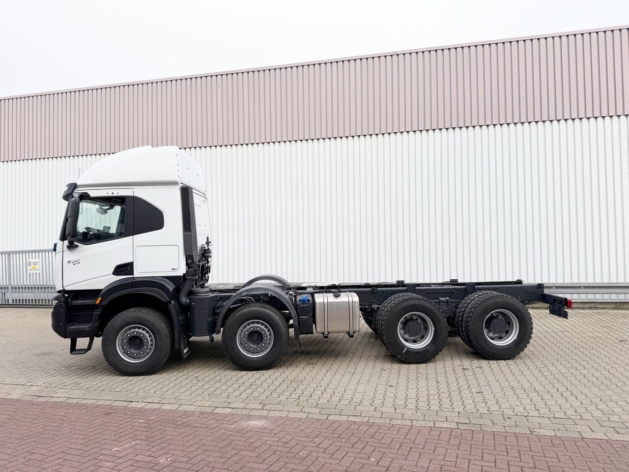 New Cab chassis truck T-Way AT410T51 8x4 T-Way AT410T51 8x4, Retarder, Nebenantrieb, 4x VORHANDEN!: picture 13 New Cab chassis truck T-Way AT410T51 8x4 T-Way AT410T51 8x4, Retarder, Nebenantrieb, 4x VORHANDEN!: picture 13