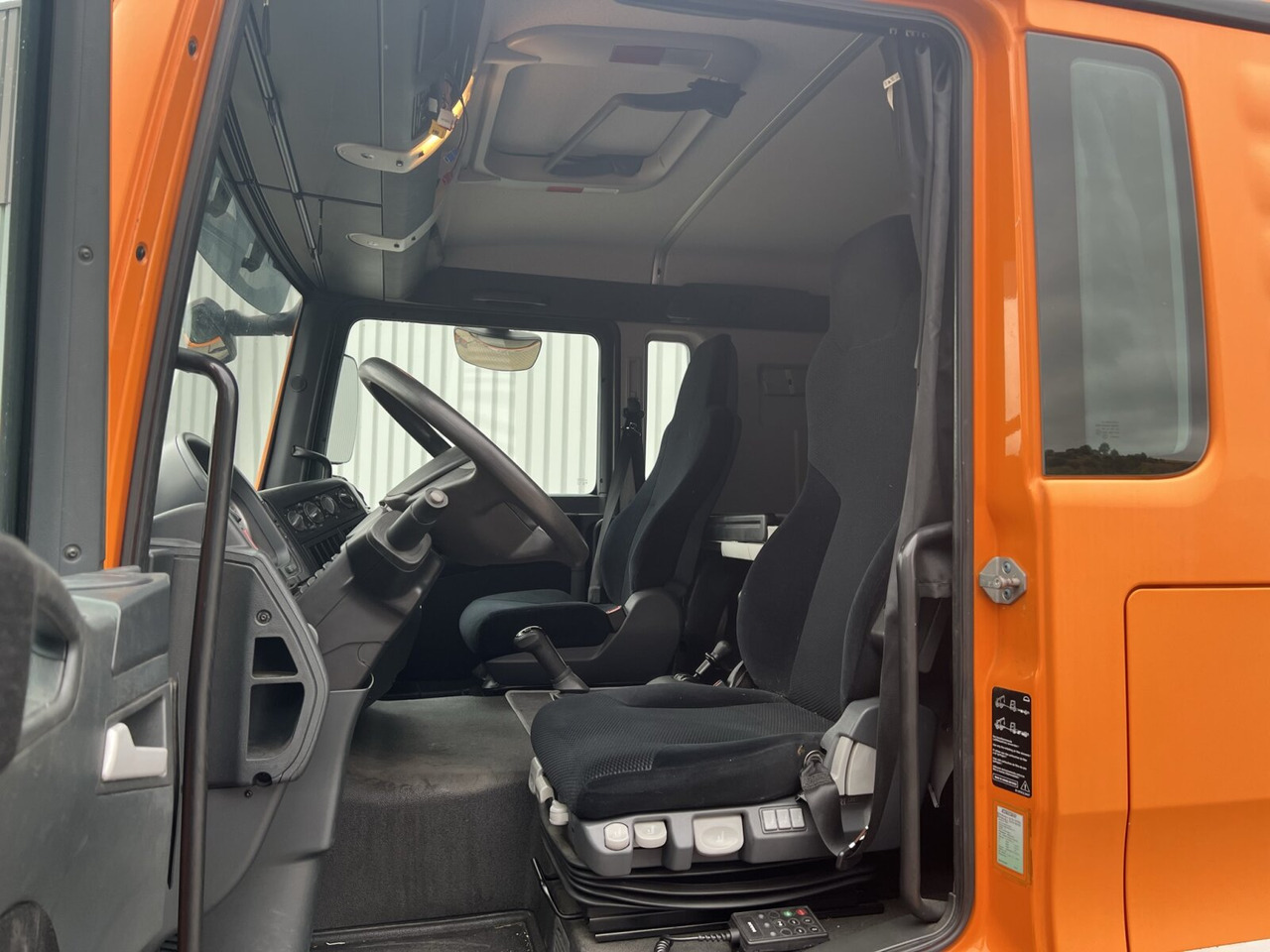 MAN TGL 8.220 4X2 BL TGL 8.220 4X2 BL - Tractor unit: picture 2 MAN TGL 8.220 4X2 BL TGL 8.220 4X2 BL - Tractor unit: picture 2