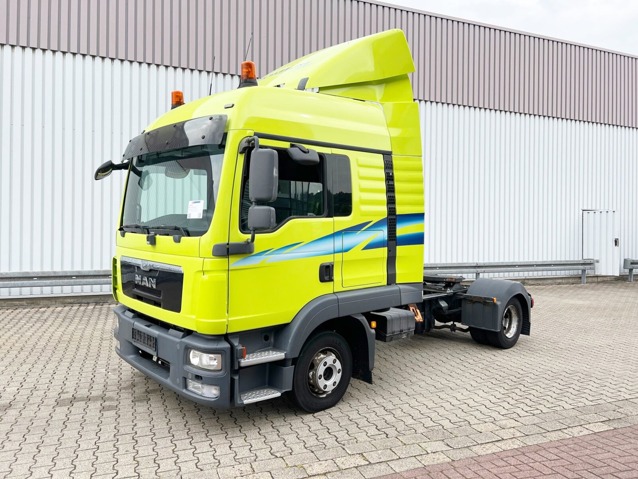 MAN TGL 8.220 4X2 BL TGL 8.220 4X2 BL - Tractor unit: picture 1 MAN TGL 8.220 4X2 BL TGL 8.220 4X2 BL - Tractor unit: picture 1