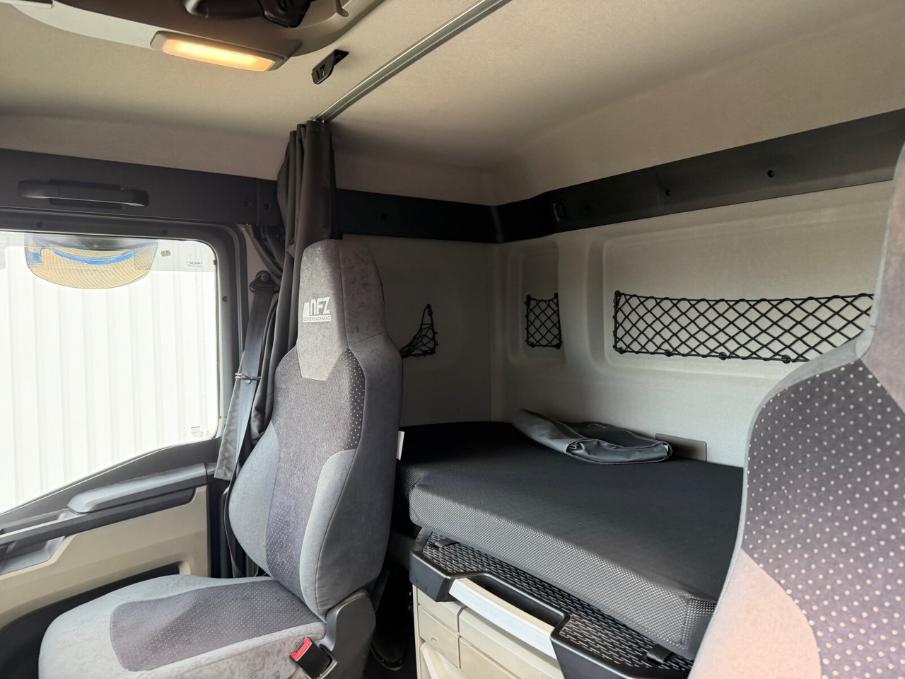 MAN TGS 18.510 4x4H BLS TGS 18.510 4x4H BLS, HydroDrive, PriTarder, Navi, Hydraulik - Tractor unit: picture 5 MAN TGS 18.510 4x4H BLS TGS 18.510 4x4H BLS, HydroDrive, PriTarder, Navi, Hydraulik - Tractor unit: picture 5