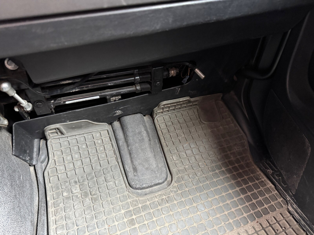 MAN TGX 18.360 4x2 BLS TGX 18.360 4x2 BLS, Fahrschulausstattung - Tractor unit: picture 3 MAN TGX 18.360 4x2 BLS TGX 18.360 4x2 BLS, Fahrschulausstattung - Tractor unit: picture 3