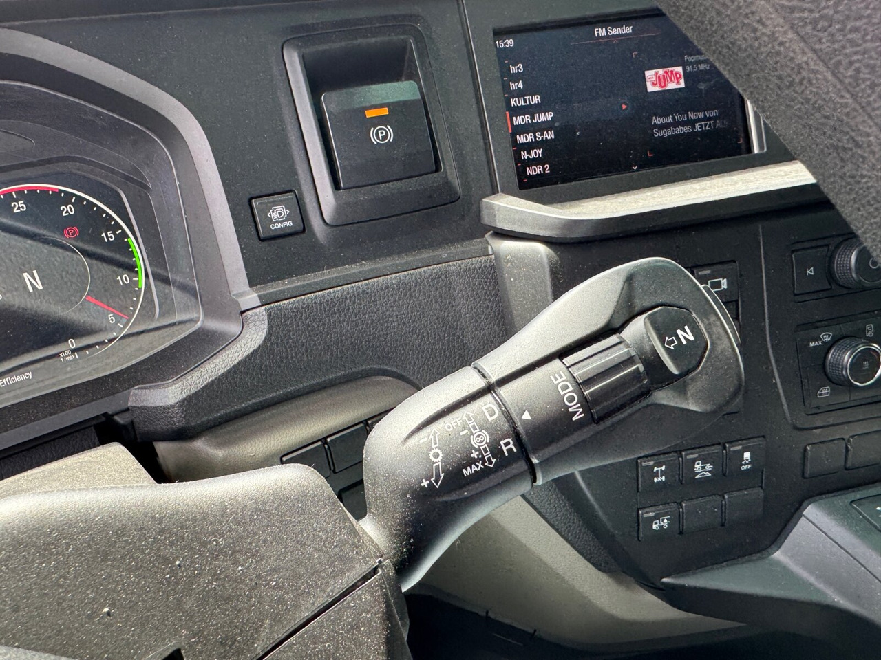 MAN TGX 18.470 4x2 BL TGX 18.470 4x2 BL, Retarder, Navi - Tractor unit: picture 4 MAN TGX 18.470 4x2 BL TGX 18.470 4x2 BL, Retarder, Navi - Tractor unit: picture 4