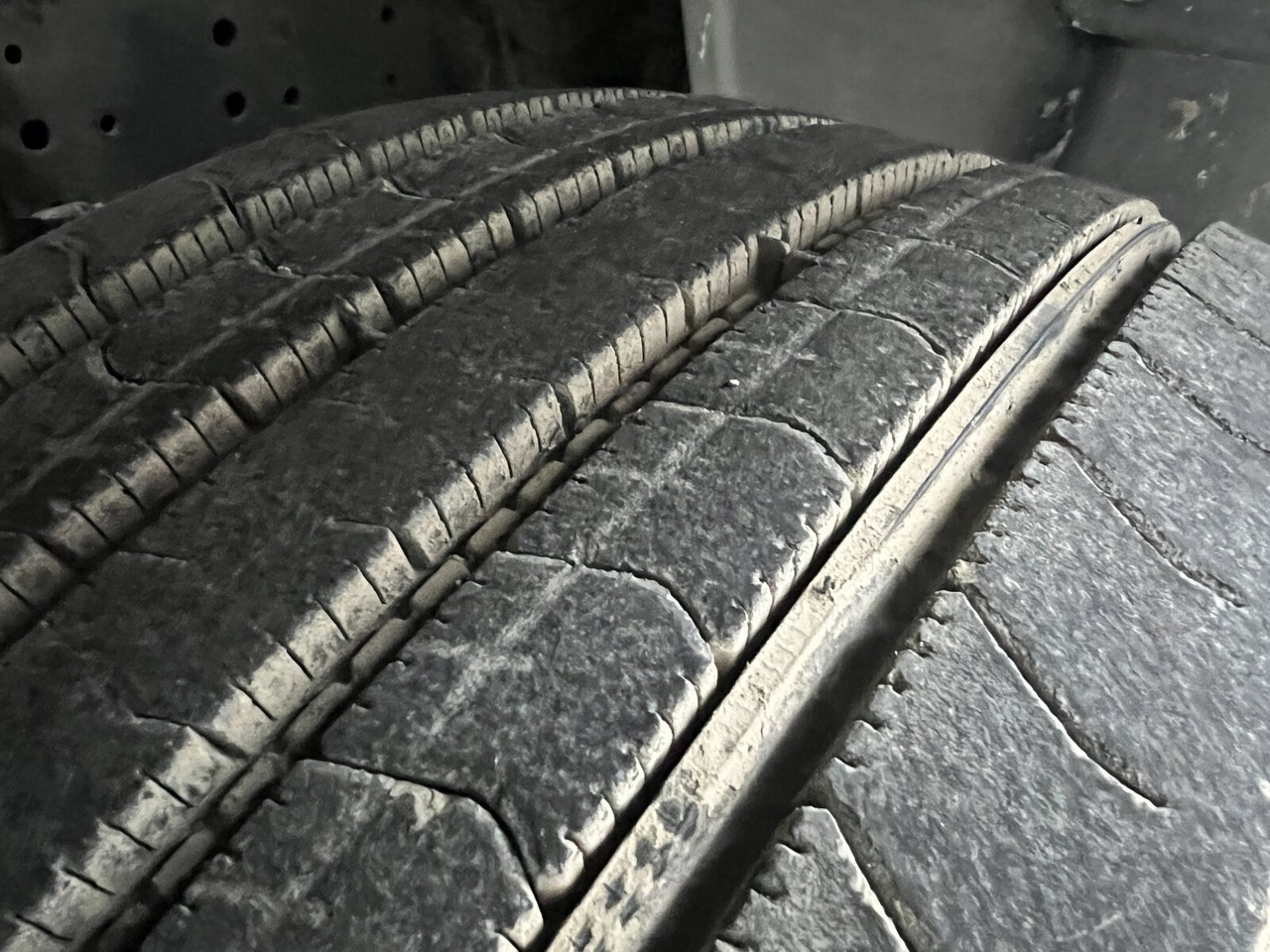 Stralis AD440S42T/P 4x2 Stralis AD440X42T/P 4x2, Ex- - Tractor unit: picture 4 Stralis AD440S42T/P 4x2 Stralis AD440X42T/P 4x2, Ex- - Tractor unit: picture 4