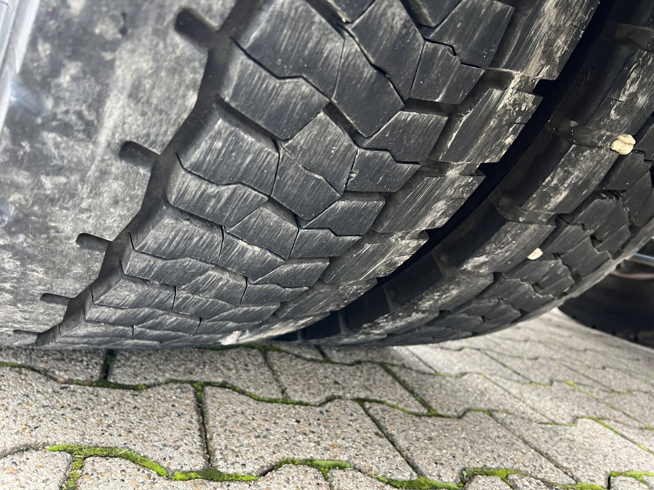 Stralis AD440S42T/P 4x2 Stralis AD440X42T/P 4x2, Ex- - Tractor unit: picture 3 Stralis AD440S42T/P 4x2 Stralis AD440X42T/P 4x2, Ex- - Tractor unit: picture 3