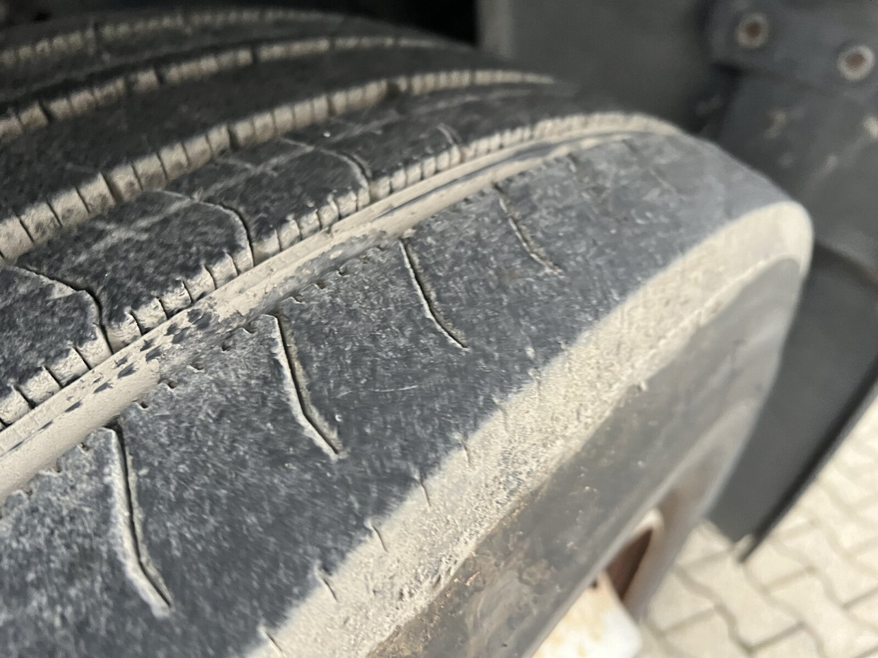 Stralis AD440S42T/P 4x2 Stralis AD440X42T/P 4x2, Ex- - Tractor unit: picture 3 Stralis AD440S42T/P 4x2 Stralis AD440X42T/P 4x2, Ex- - Tractor unit: picture 3