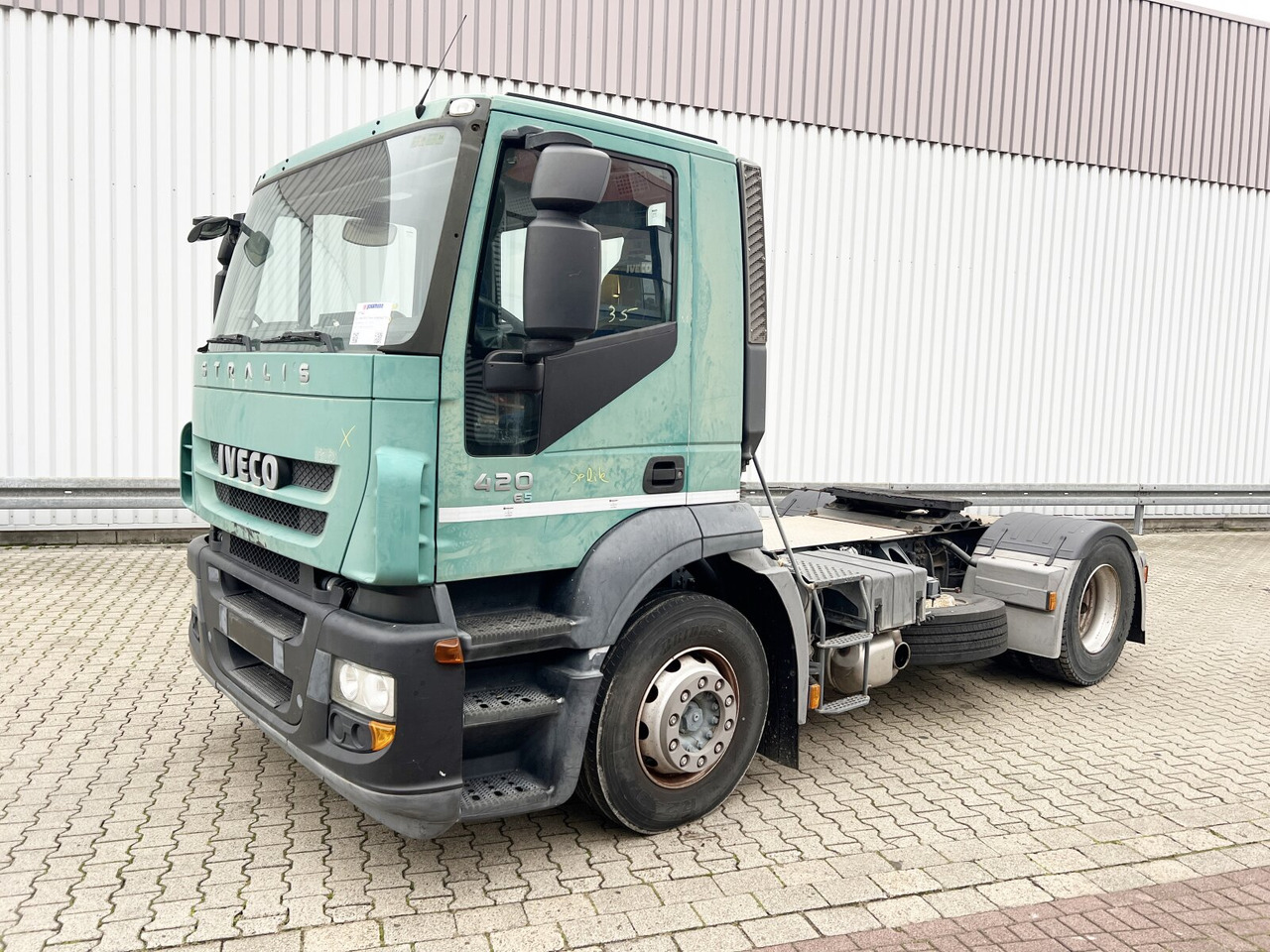 Stralis AD440S42T/P 4x2 Stralis AD440X42T/P 4x2, Ex- - Tractor unit: picture 1 Stralis AD440S42T/P 4x2 Stralis AD440X42T/P 4x2, Ex- - Tractor unit: picture 1